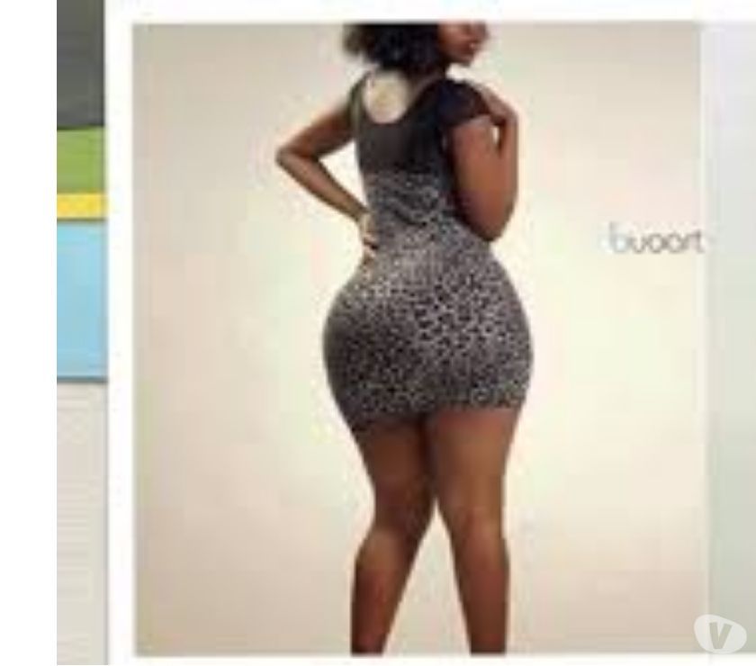Bombe black juteuse et bien sexy